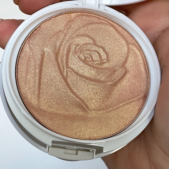 ⭐️ 2/$15 Physicians Formula: rosé all day petal glow - Picture 2 of 2